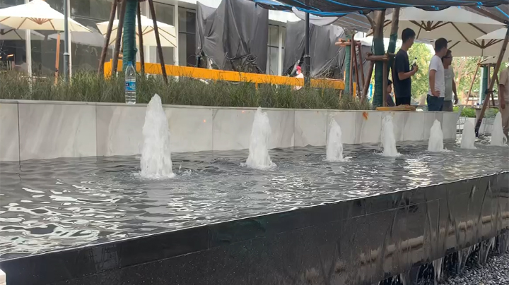 高陵區(qū) 中糧天悅廣場涌泉跌水景觀